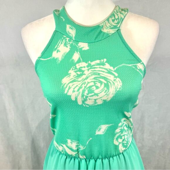 Mint green and white floral print backless halter dress size small - Picture 2 of 6